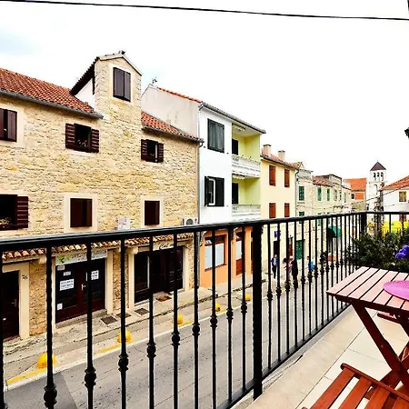 Sunny Bobica *