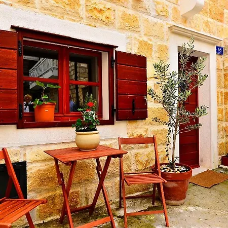 Sunny Bobica Apartment