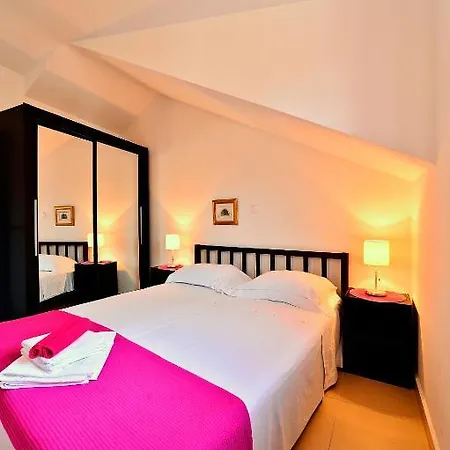 Sunny Bobica Apartman *