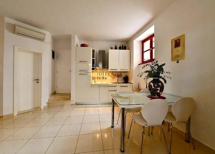 Sunny Bobica Appartement